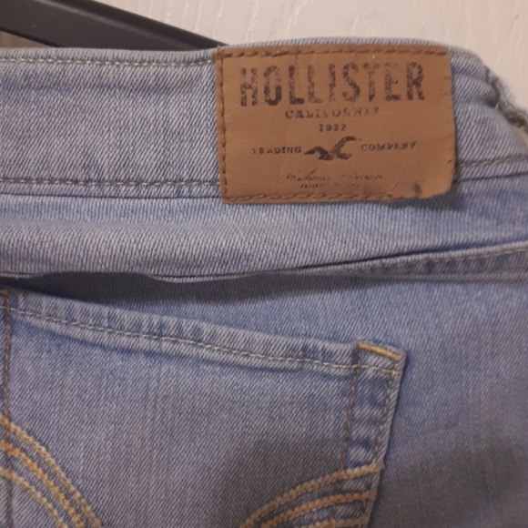 LADIES HOLLISTER JEANS - Picture 5 of 5